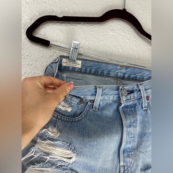 Levi's Premium 501 Button Fly W26 Light Blue Women Jean Shorts Frayed Distressed - Picture 4 of 8